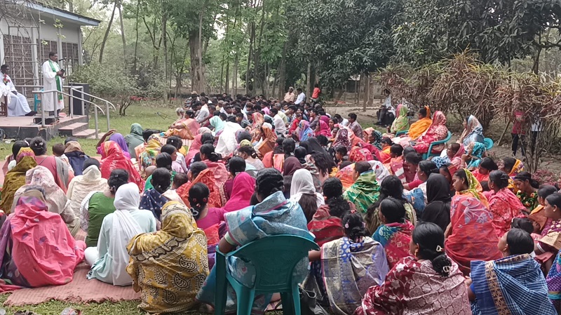 চাঁপাইনবাবগঞ্জে উৎসাহ উদ্দীপনার মধ্যে দিয়ে ইষ্টার সানডে উদযাপন
